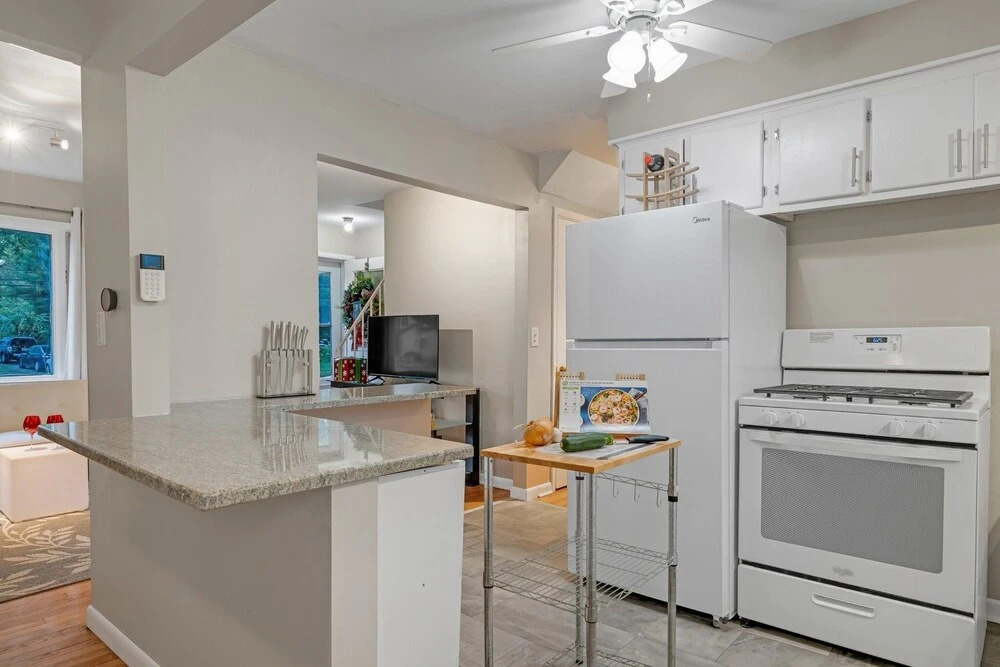 Charming Cape Cod Home - Just 15 Min From Downtown! 4 Bedroom Home by Redawning