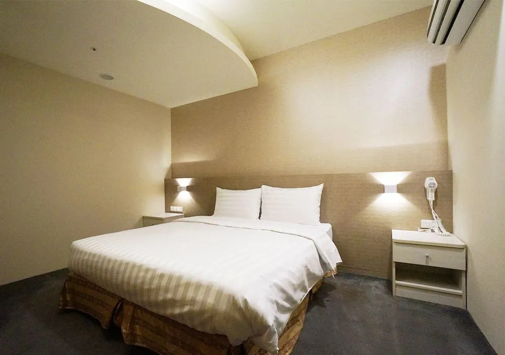 HI YES Hotel