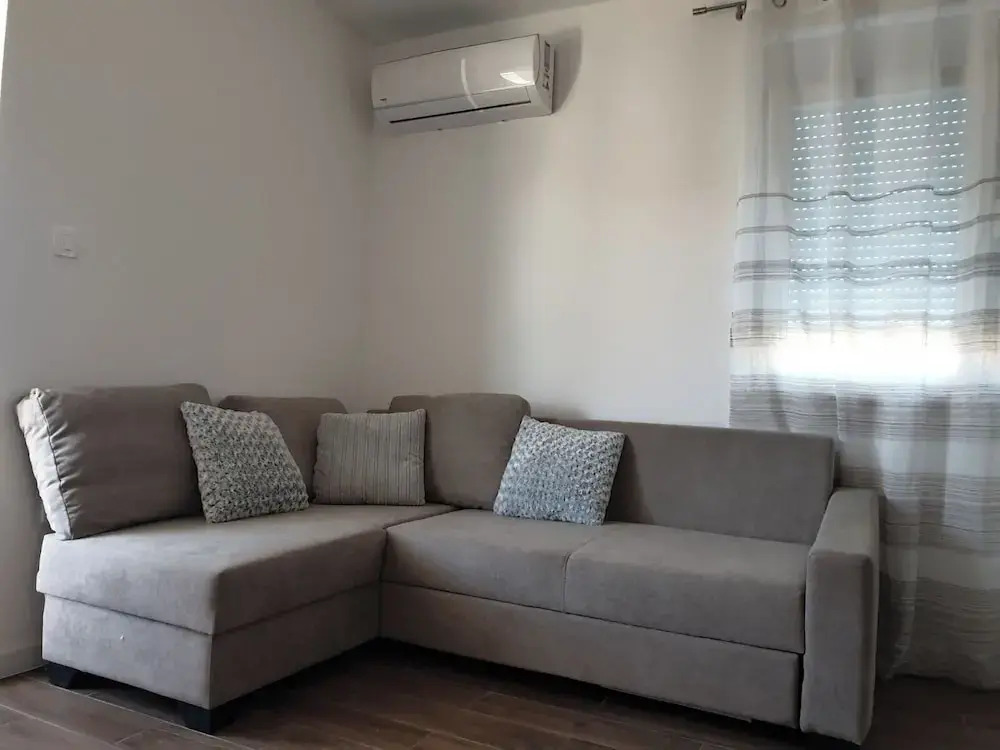 Apartment Pocrnja