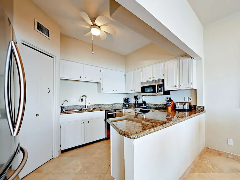 4br W/ Stunning Bay Views - Pool, Boat Slip 4 Bedroom Condo
