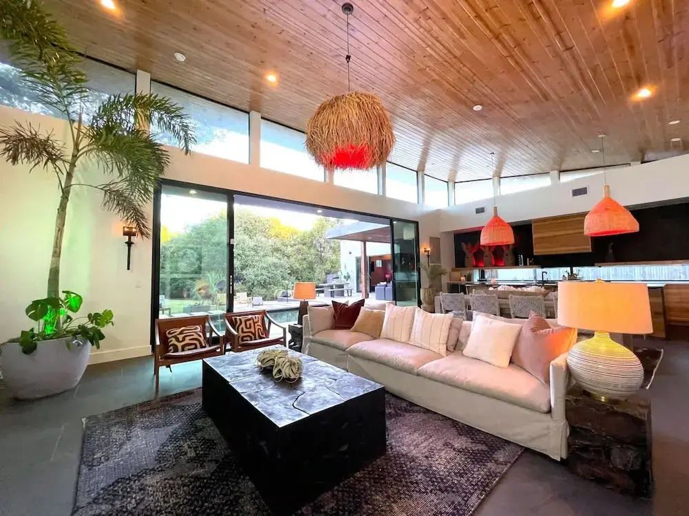 Eastside Mansion   Pool Rainey St   7 min drive, Austin