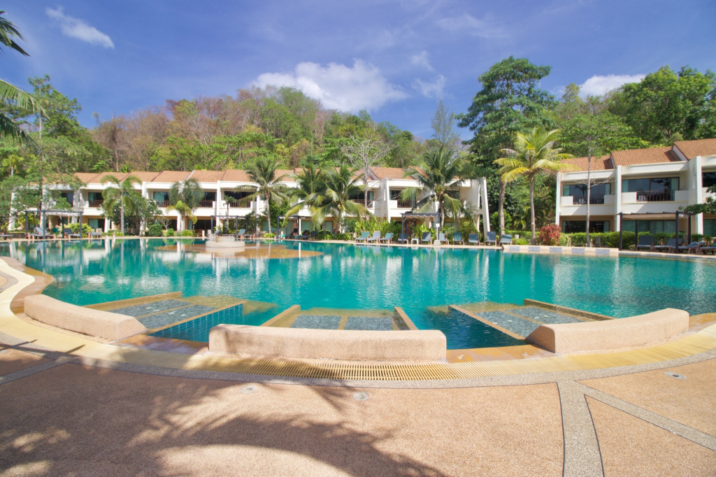 Hotel and Beach Bungalow at Lanta Resort