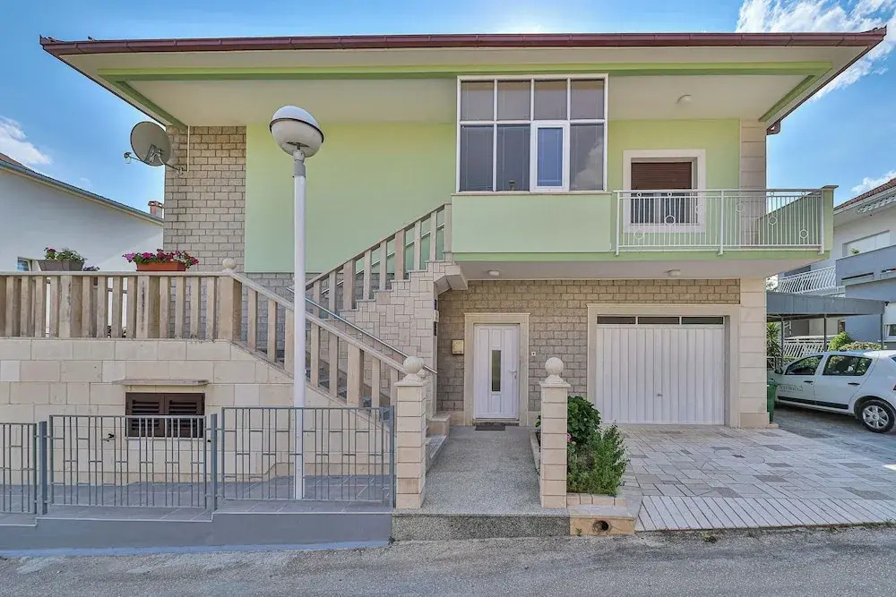 Apartment 3M