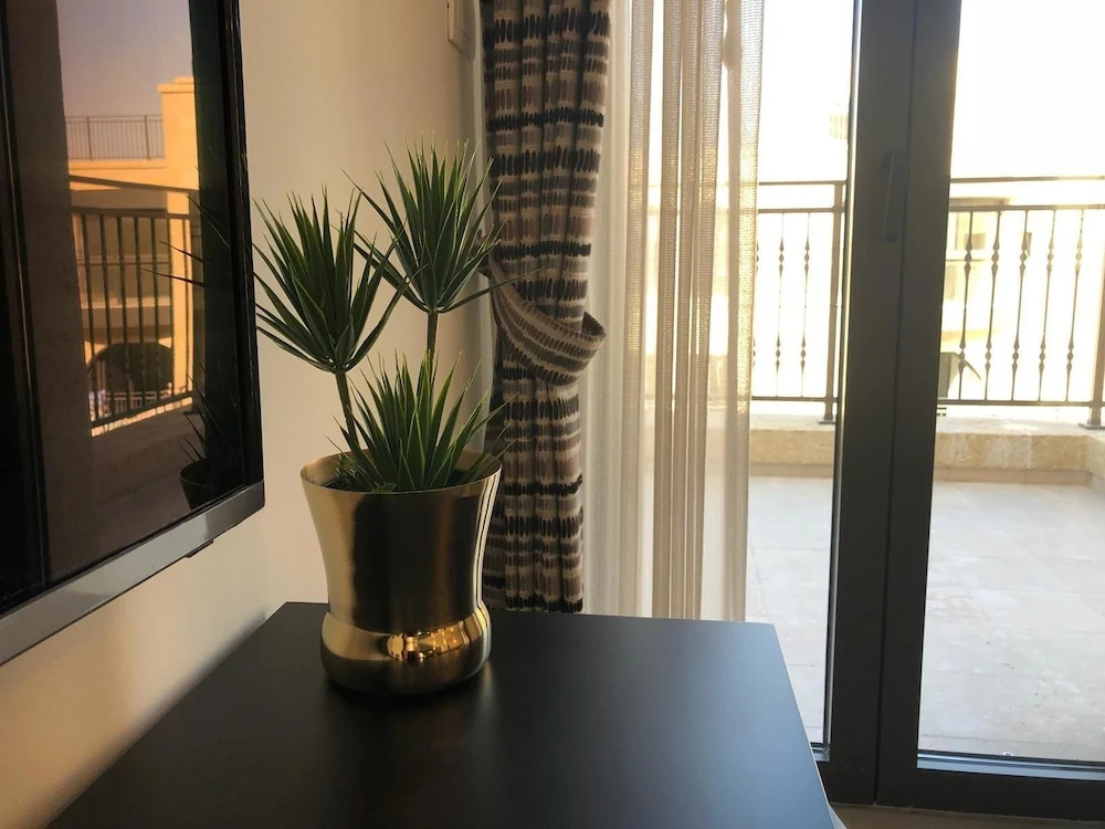 New Luxurious 2BR front old city Legacy