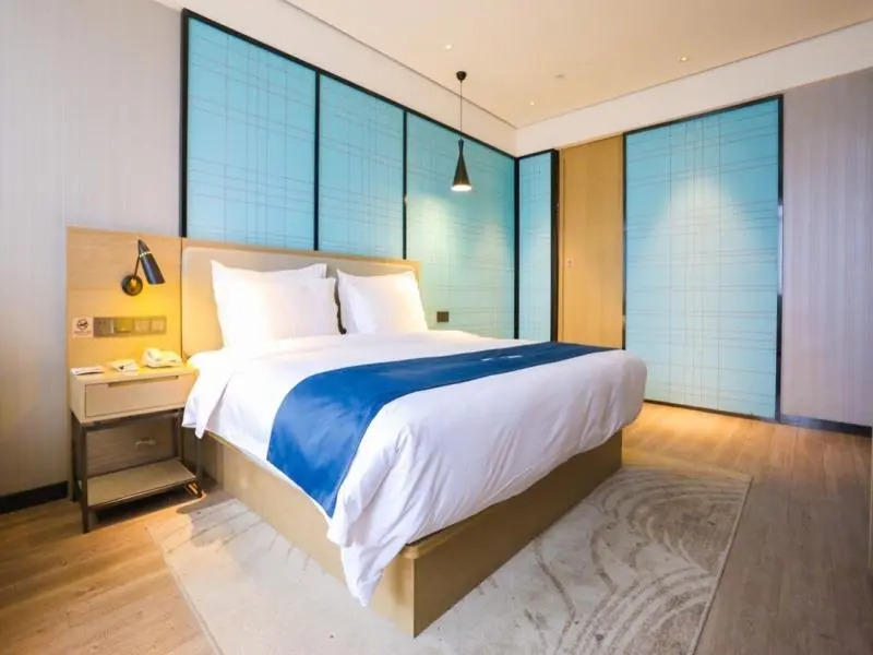 VX Hotel Hubei Wuhan Jiang'an District Houhu Xinrong Passenger Station