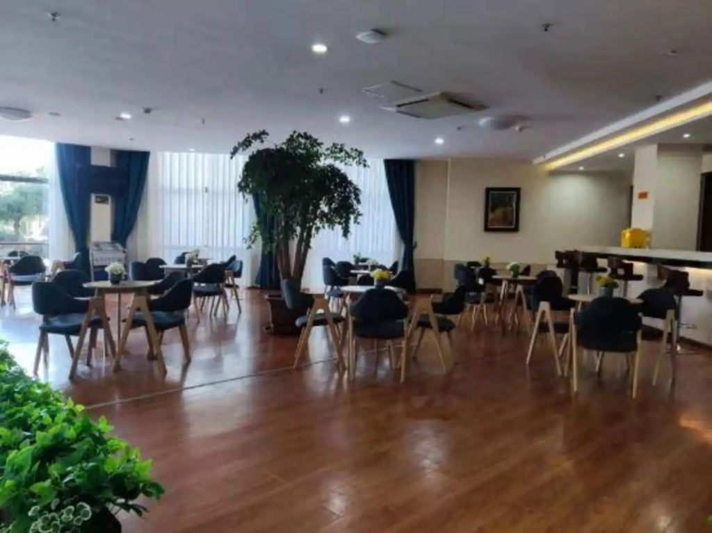 Bihai Yilin Holiday Hotel