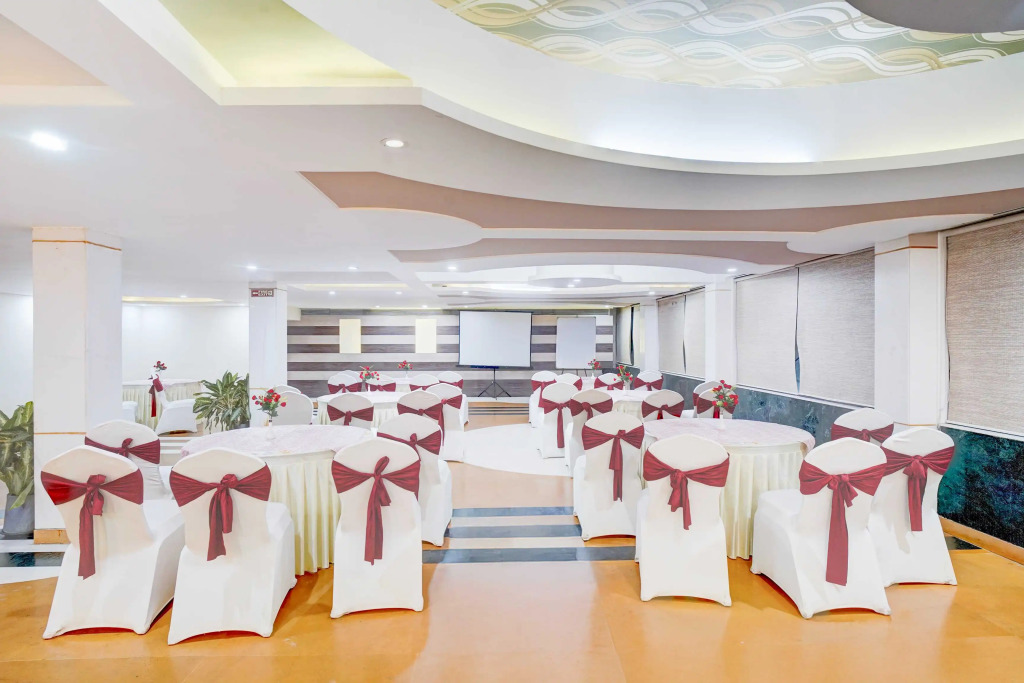 Palette Hotel Nisarga by CheckIn, Bhopal