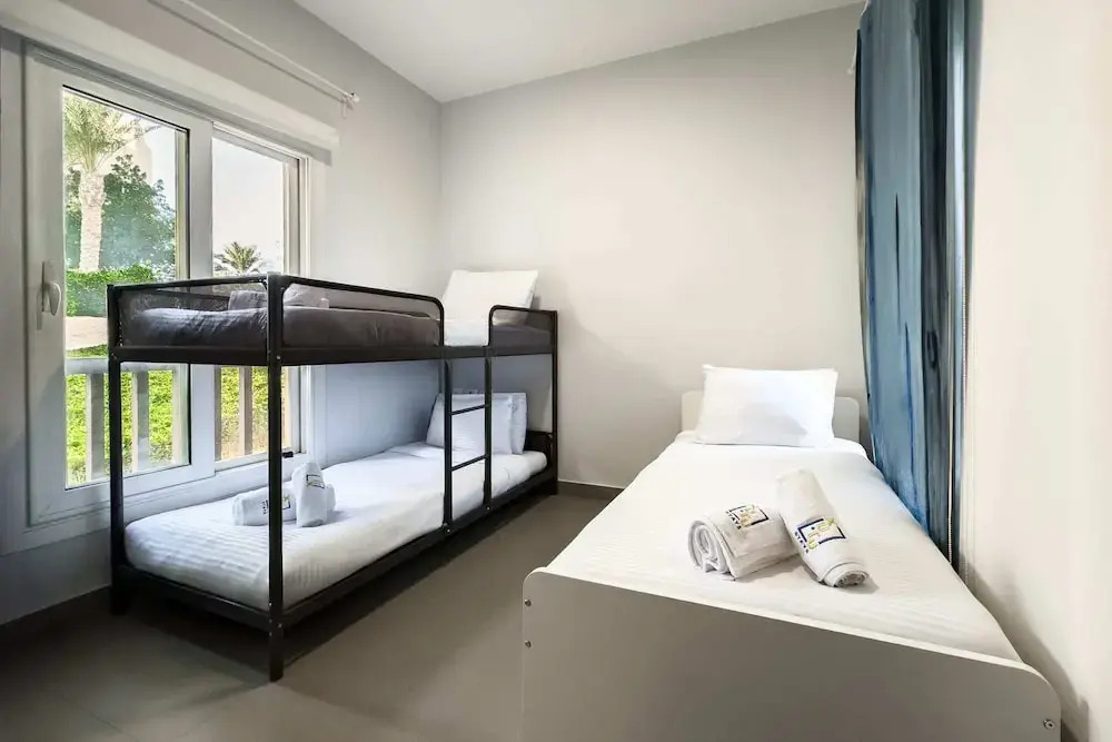 Xuru Stays I The 2bdr Warmhearted Waterside Apt