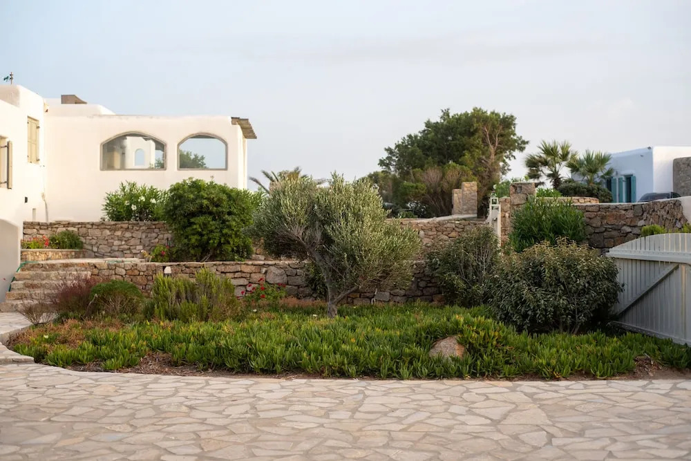 Contiki Resort Mykonos