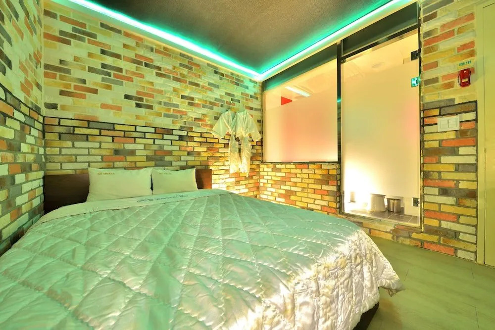 SS Motel