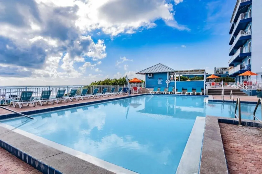 Coconut Palms Beach Resort II, an Ascend Collection Hotel