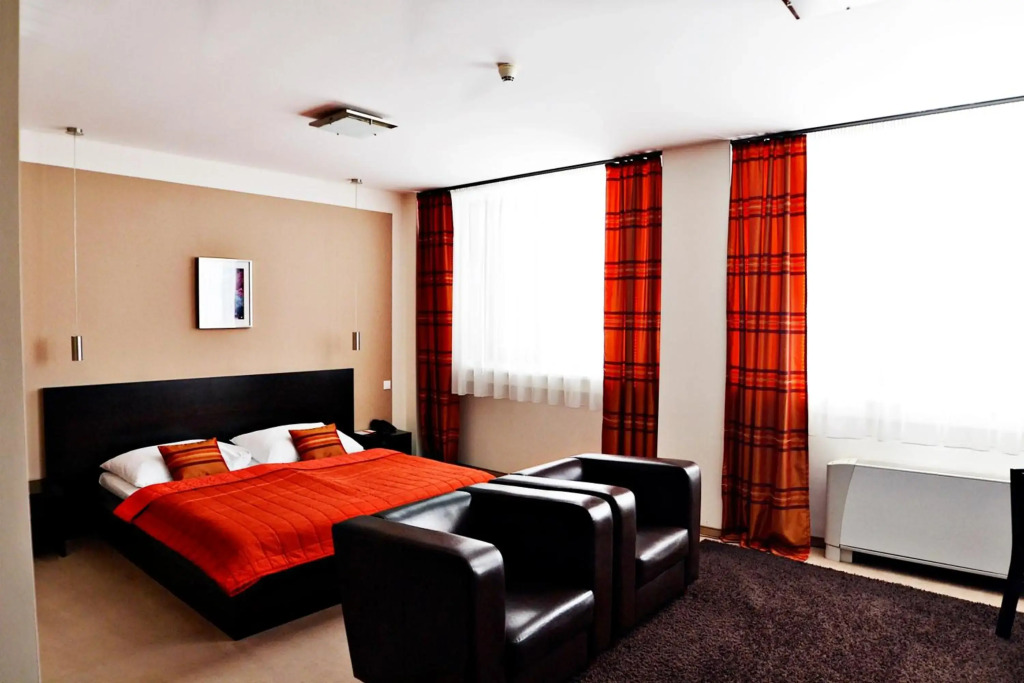 Aston Hotel