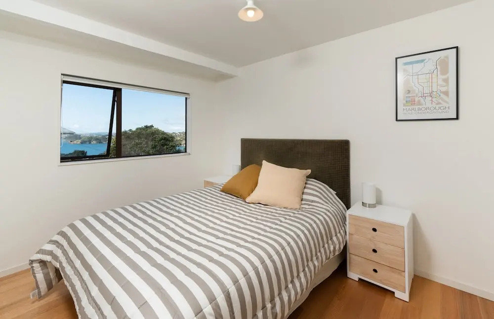 Newly renovated Oneroa beach view house