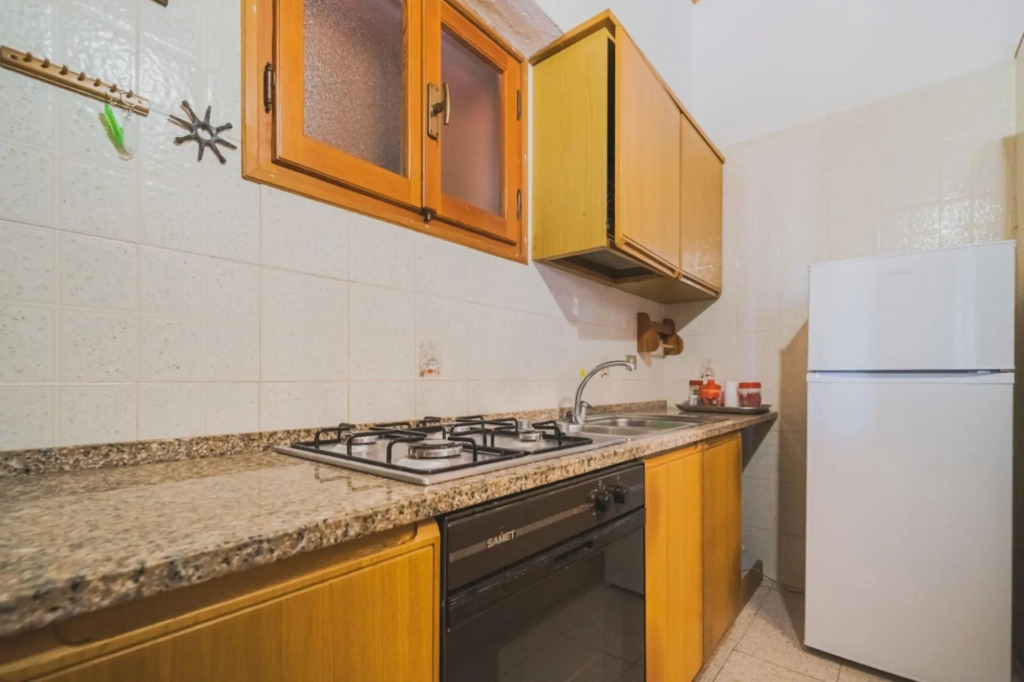 Un Giardino Su Pareti a few hundred meters from the beach with parking space and garden-UN GIARDINO SU PARETI