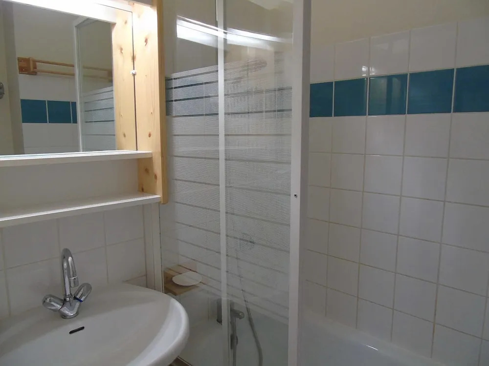 Lou Services Apartment CB50 LSI 001