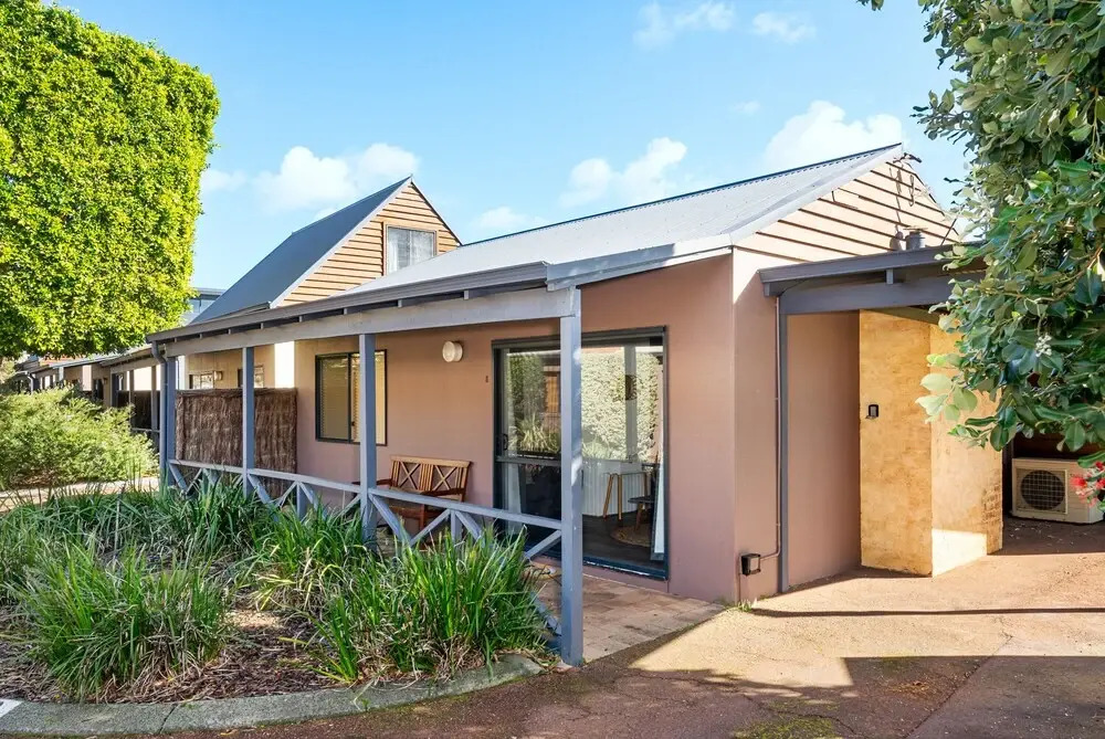 Cottage 8