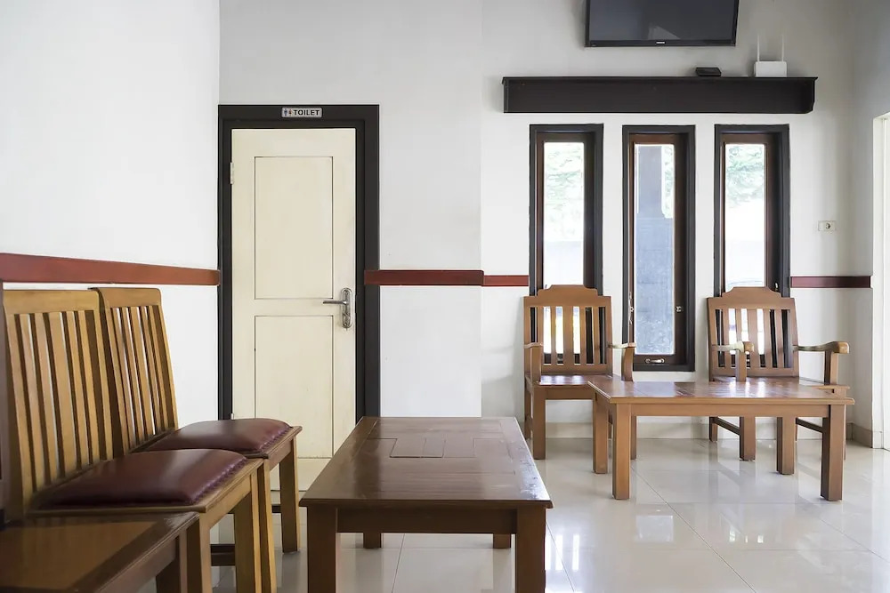 OYO 1283 Guest House Loemajan