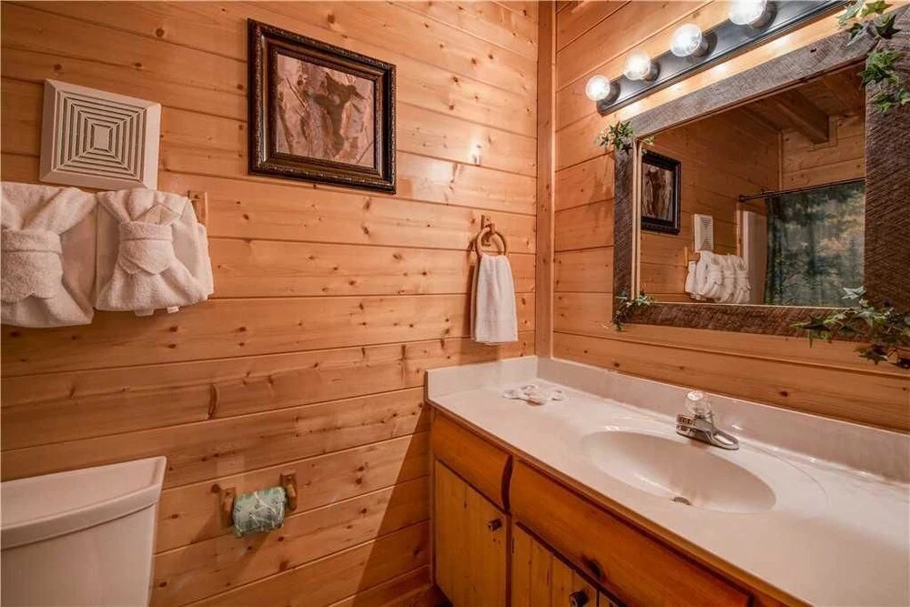 Fountain of Youth 2 Bedroom with Creek View