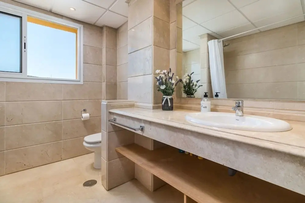 Charming 4-Bed Villa in San Roque