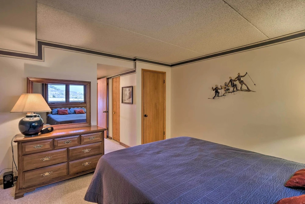 7 Mi to Keystone Resort: Condo w/ Hot Tub & Pool