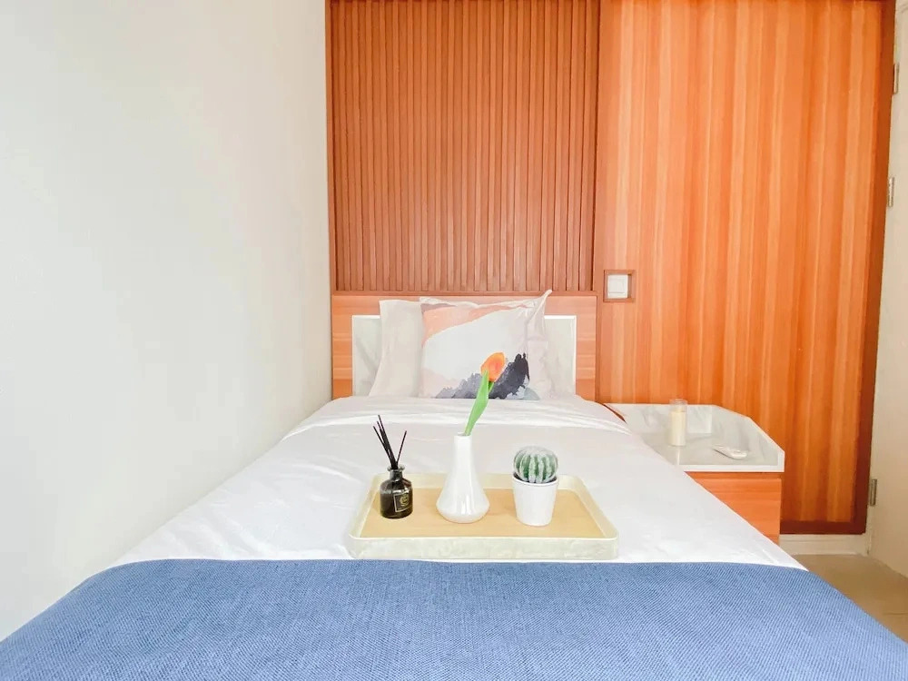 Homey Wooden Touch 2Br At Apartment Meikarta District 1