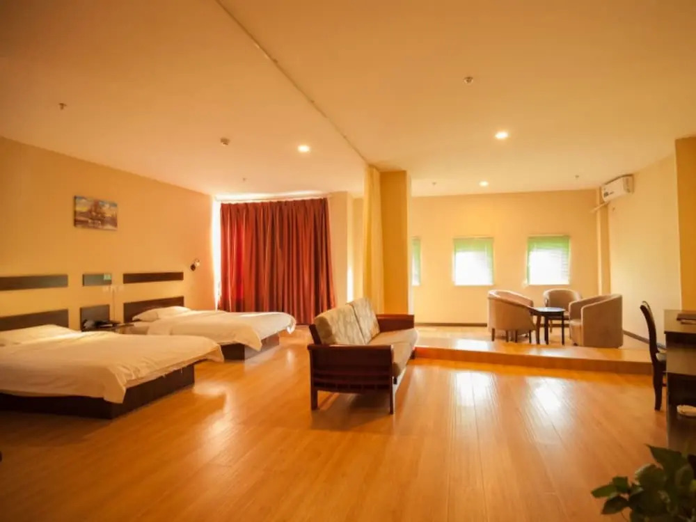 GreenTree Inn DaLian Ganjingzi District Airport New District Lazishan Express Hotel