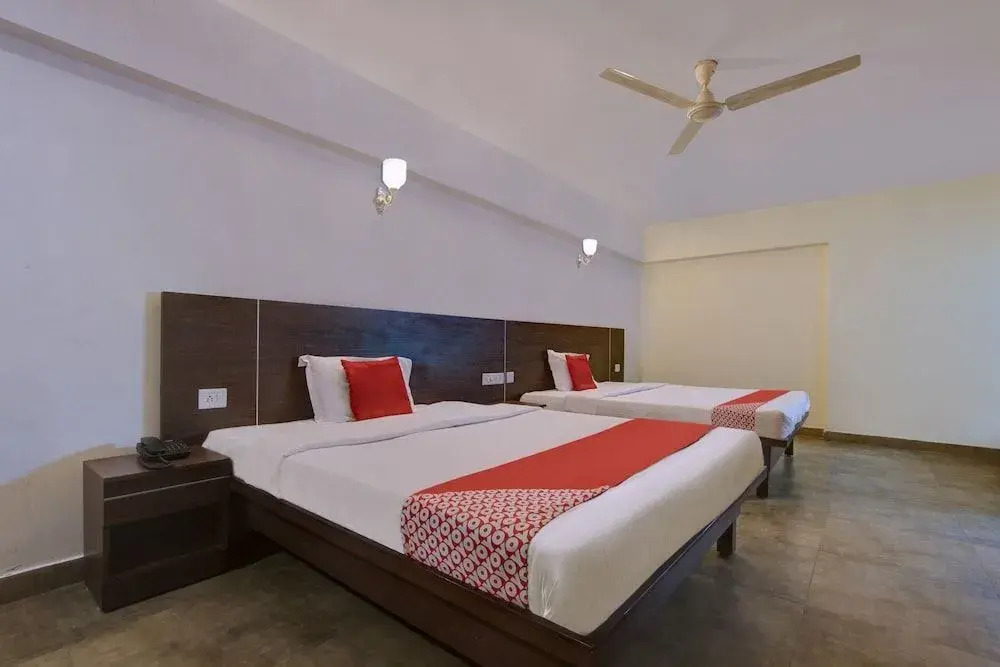 Jodidhar's Club By OYO Rooms