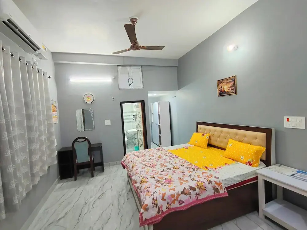 Hotel O by OYO Neeta Homestay