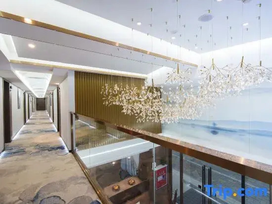 Yunan 318 Hotel (Chengdu East Railway Station West Square Tazishan Park Subway Station)