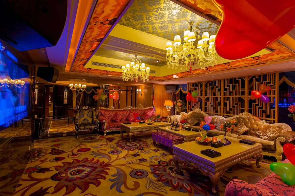 Celebrity City Hotel