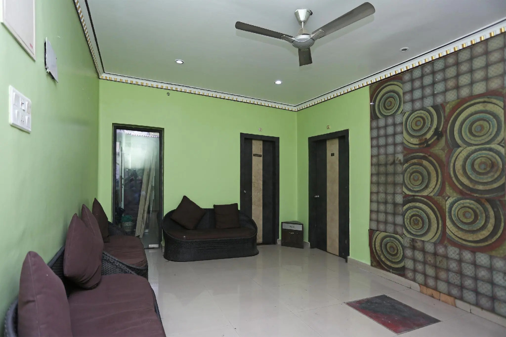 OYO 3276 Hotel Rockstar Suites