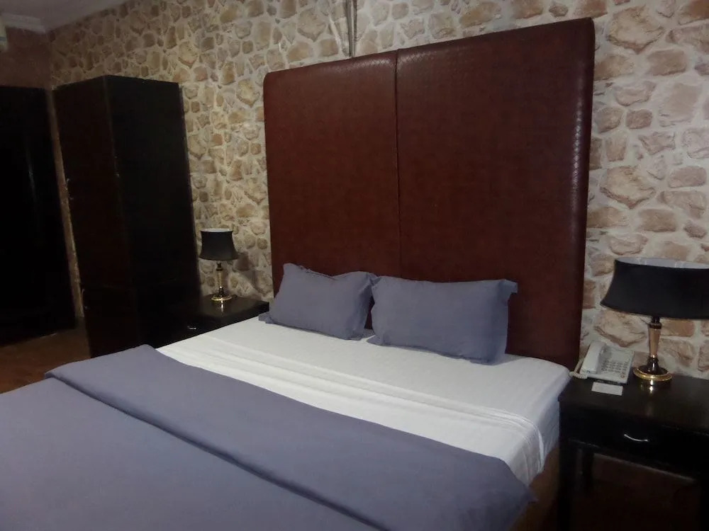 The Real Legacy Hotel
