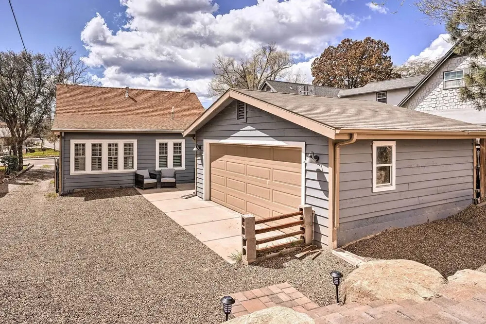 Walk Dtwn Prescott: Historic Home w/ Patio