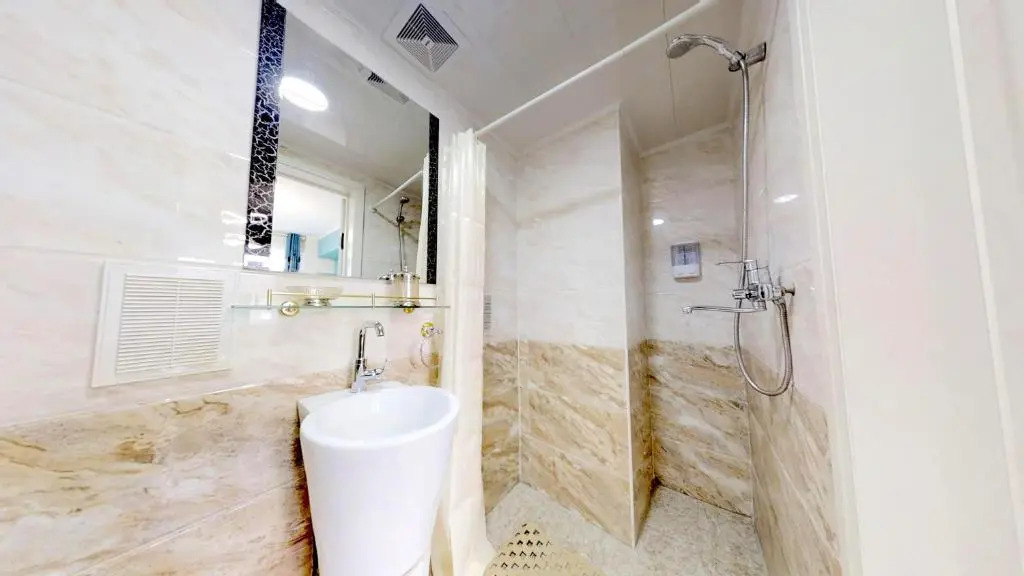 125m2 new apartment, 5 rooms with airport pickup