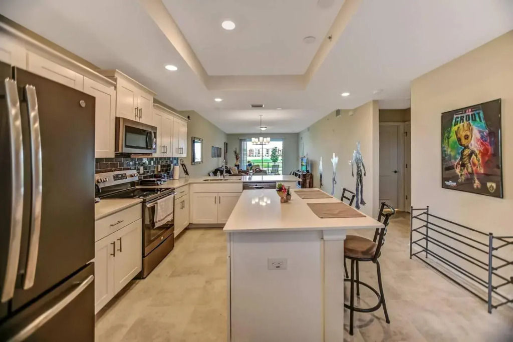 H - New 2 Bedroom Condo - 5 Miles to Disney - Free Water Park