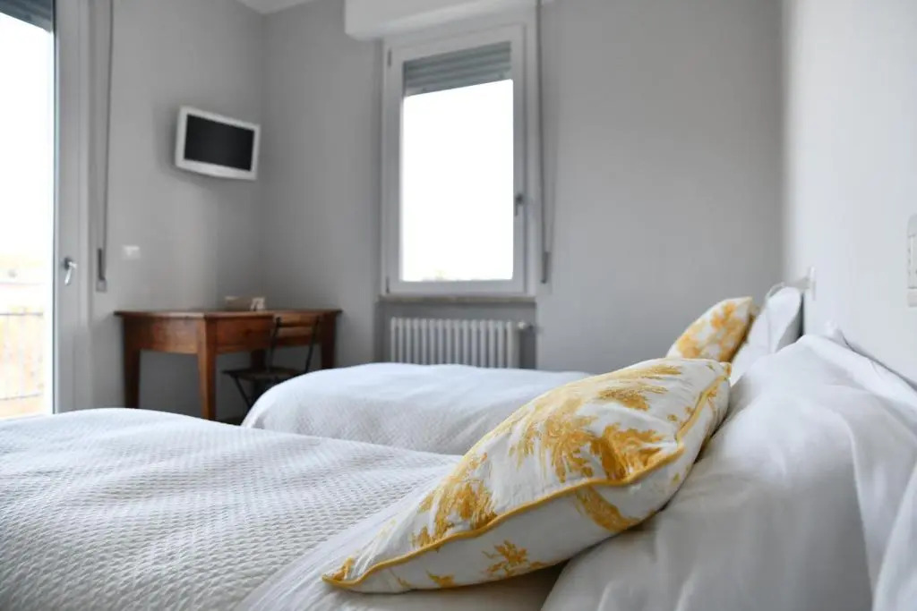 B&B Porta Romana-Language And Art