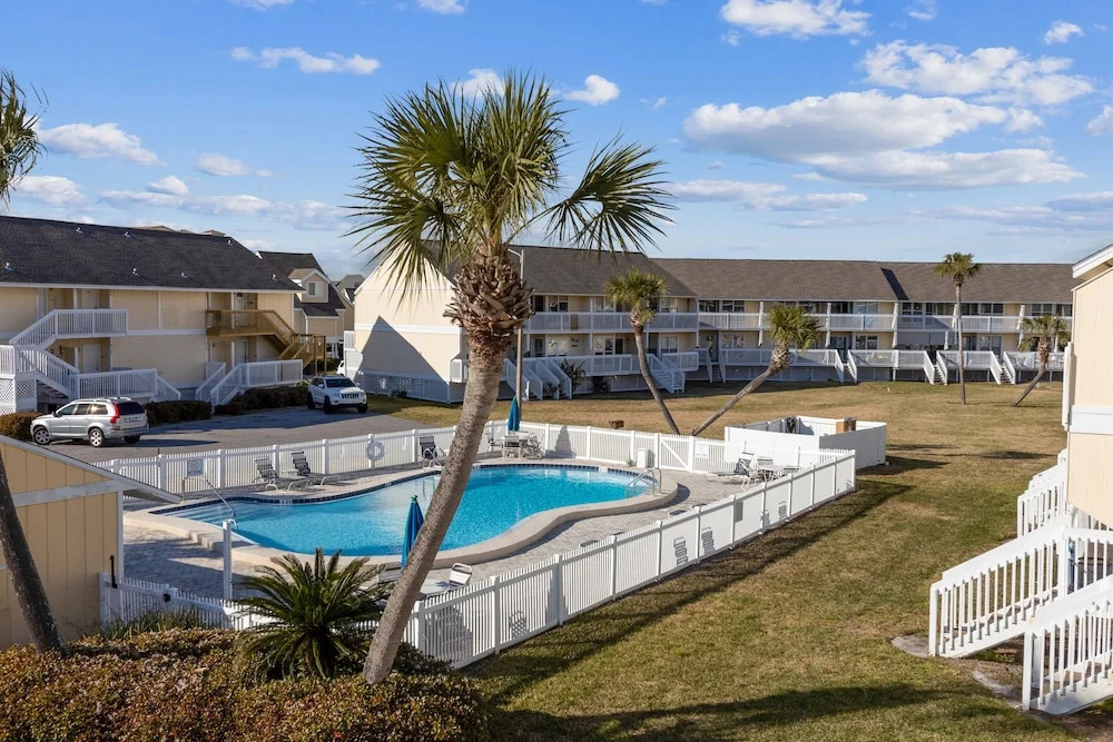 Sandpiper Cove 8208 Studio Bedroom Condo by RedAwning