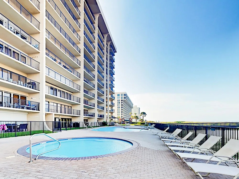 2800 Gulf Blvd Condo Unit 305 2 Bedrooms 2 Bathrooms Condo