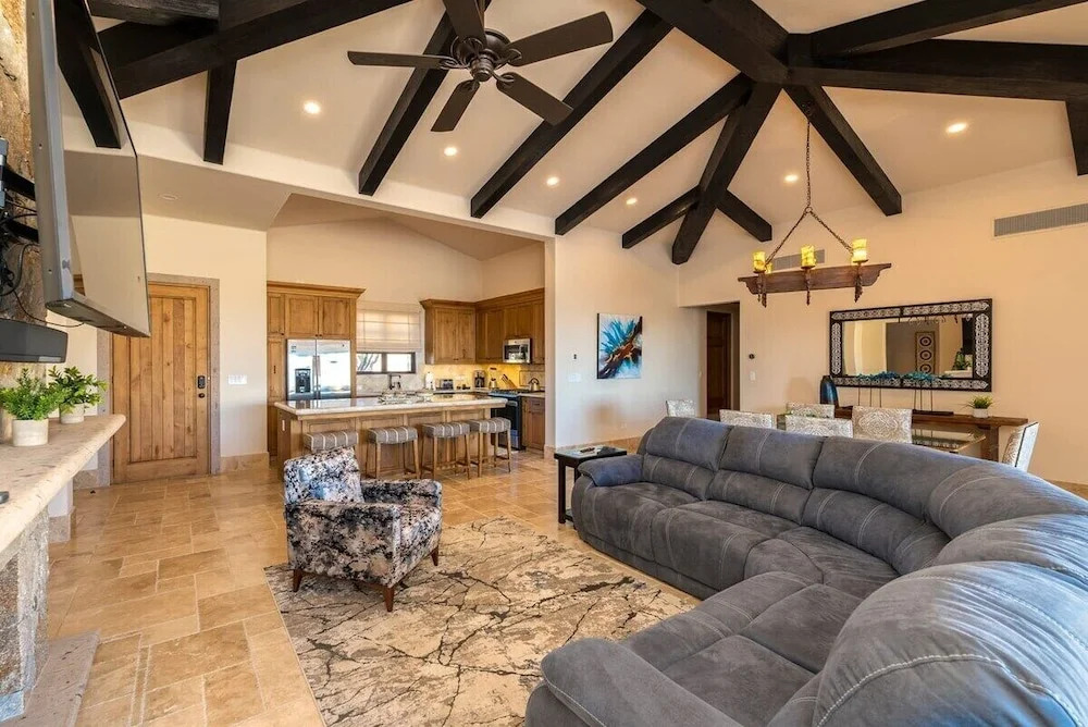 4BD Diamante: Private Pool w/ a Huge Balcony