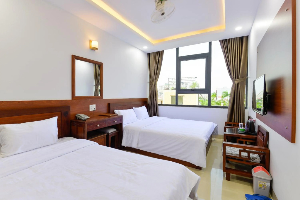 Royal Hotel District 2