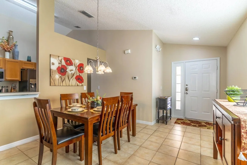 8538 Emerald Island