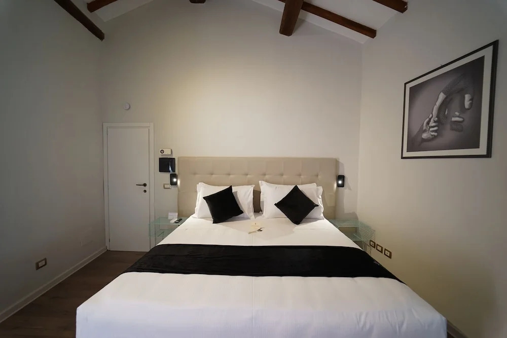 SOHO Piaggiarelle by Dasso - Guest House