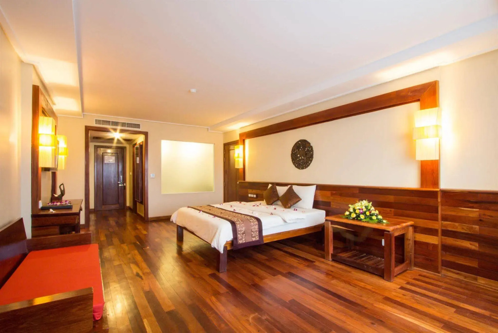 Royal Empire Hotel