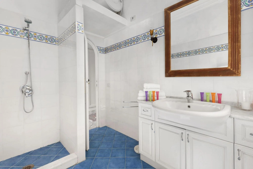 Charming Villa in Capri with pool and sea-view-VILLA MARINA