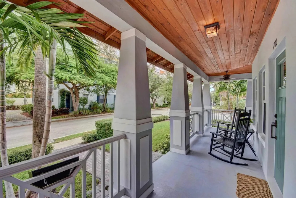 Grandview Heights Vacation Homes – Grey Mist