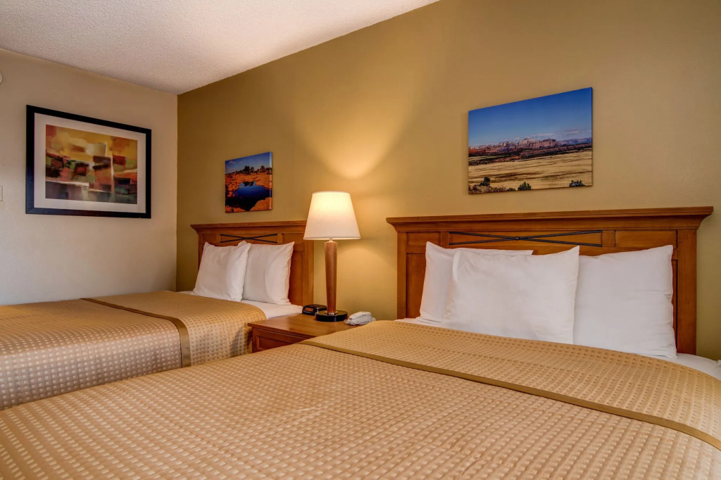 Cedar Lodge
