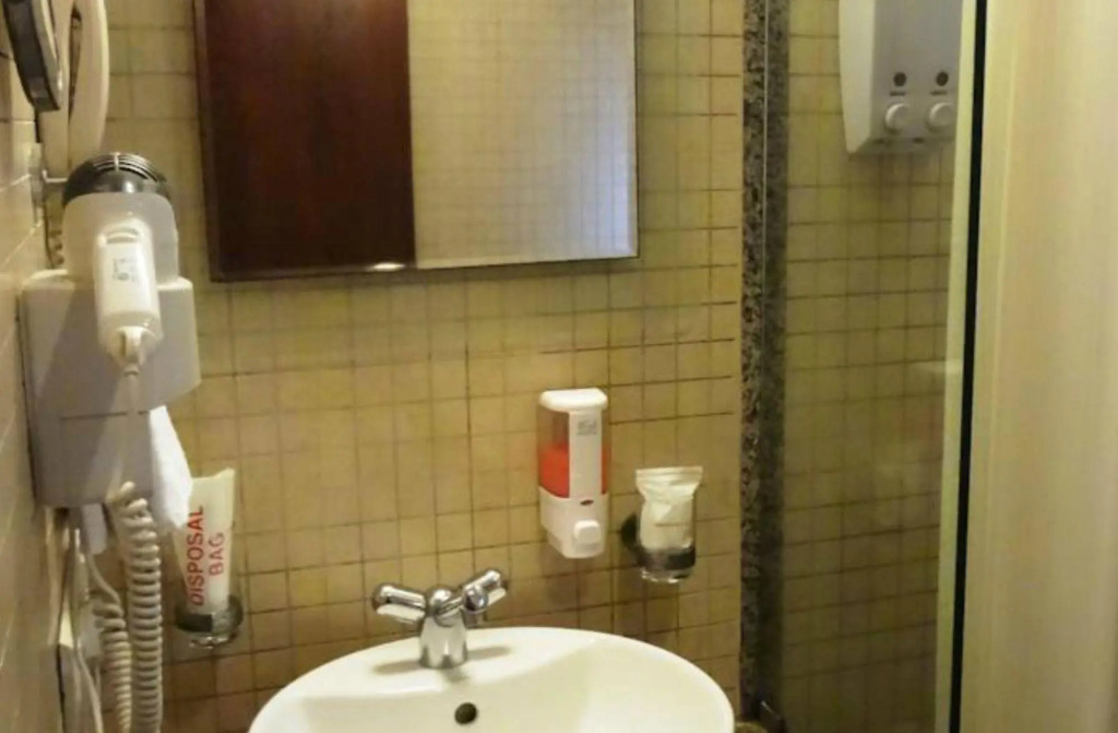 FabHotel Shubhangan - Nr Bandra