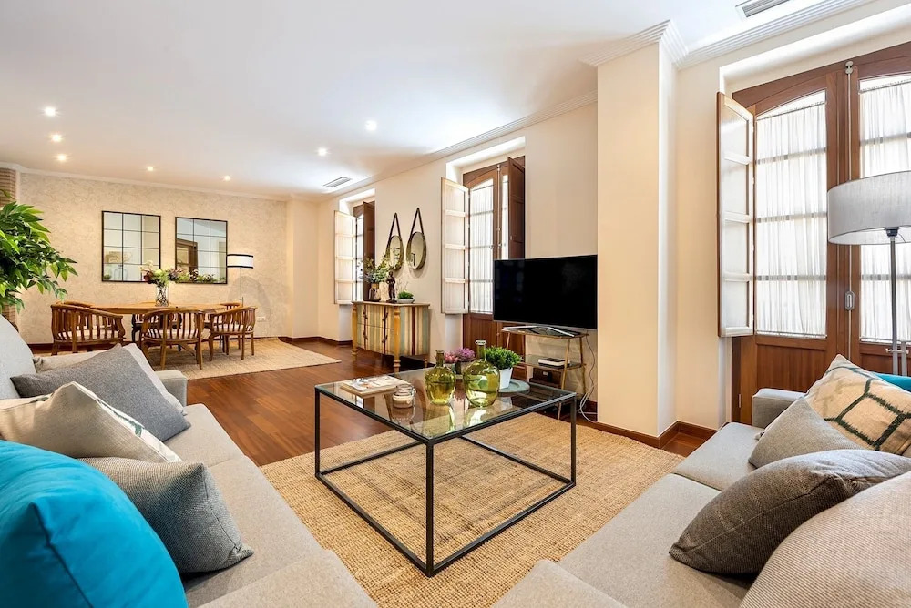 Wonderful 3 BD Duplex With a Large Private Terrace in Prime Location.. Zaragoza IV