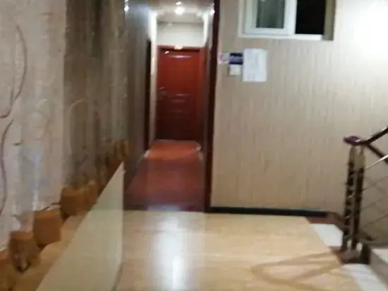 Taichuan Business Hotel