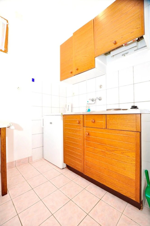 Studio in Živogoš?e, With Wonderful sea View, Enclosed Garden and Wifi - 50 m From the Beach
